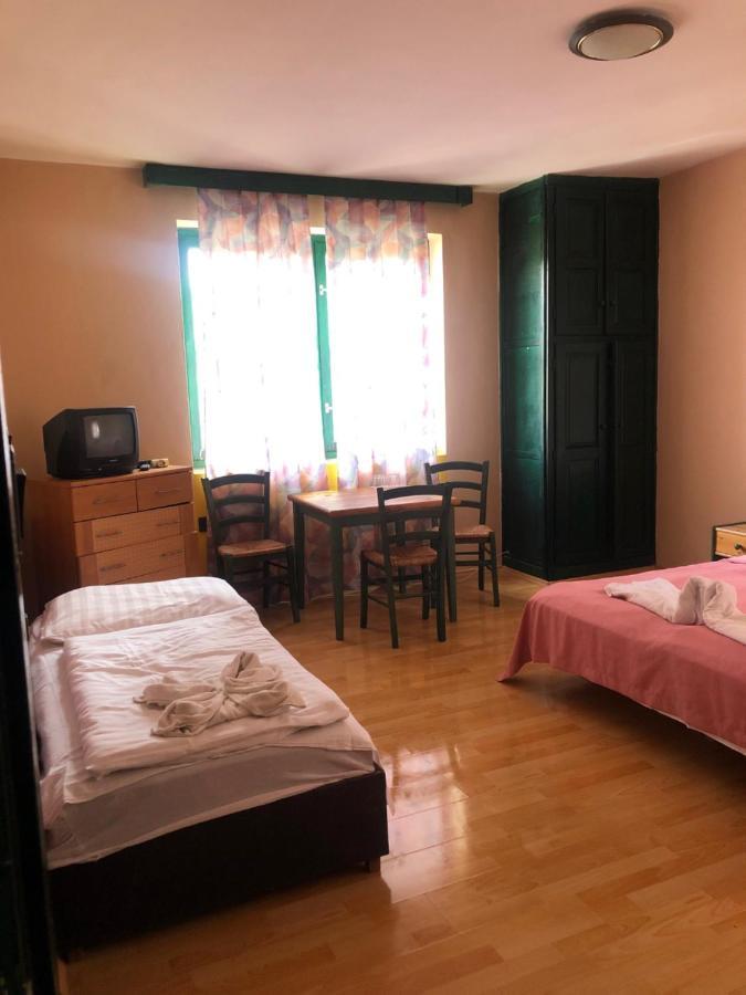 Ramona Schloss Siofok Bagian luar foto